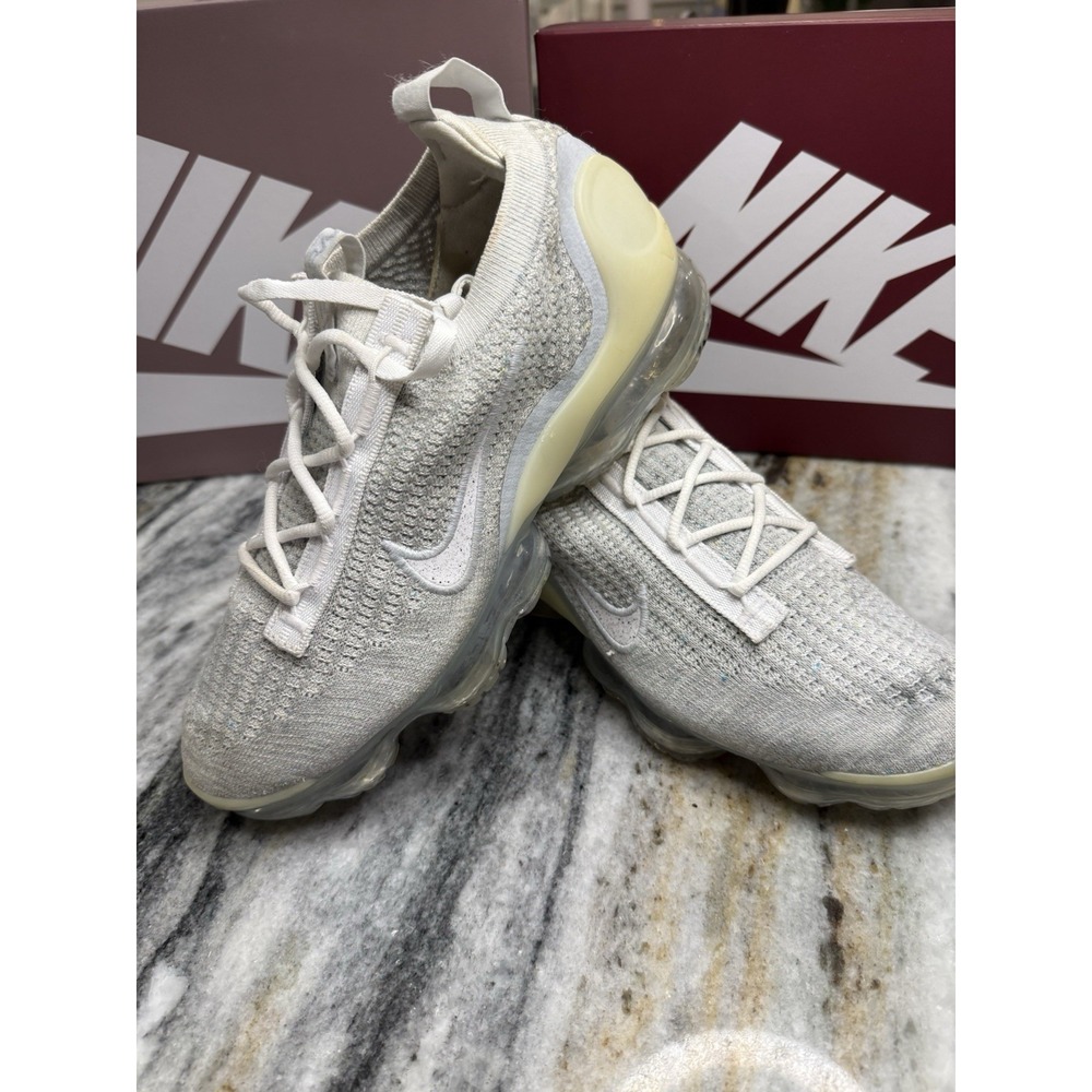 Nike VaporMax Flyknit Women's Sz 9